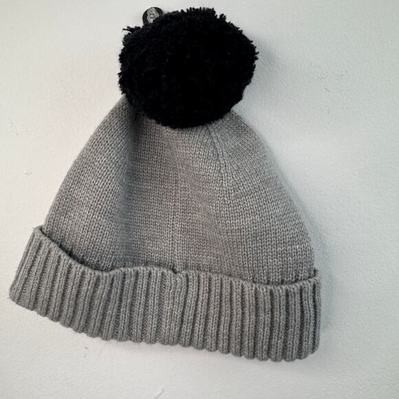 Kate Spade In Your Dreams Gray Black Pom-Pom Beanie Hat Knit Ribbed Cuff OS NEW - Picture 4 of 5